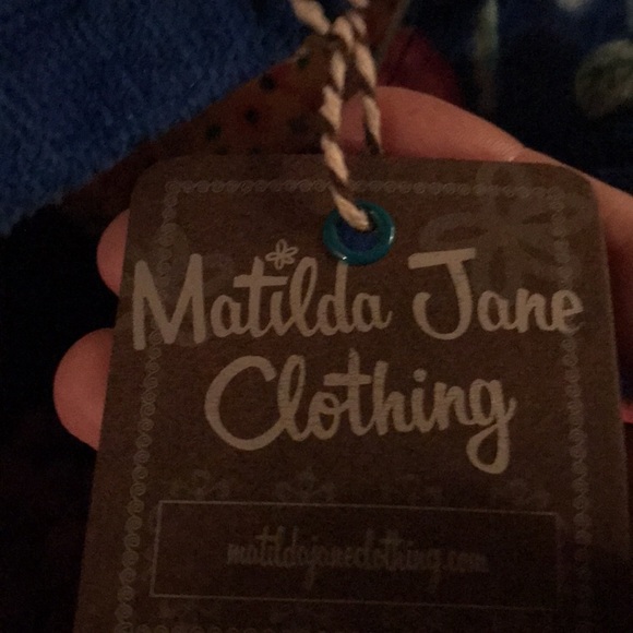 Matilda Jane beach bag and huge circular towel and fringe. Brand new with tags . - Picture 5 of 6